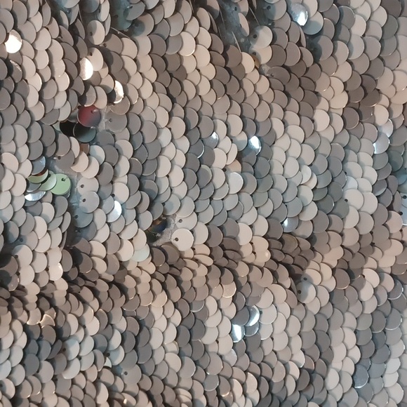 Love Express EUC heathered grey round nk sweatshirt w/lg fishscale sequin front - Picture 4 of 10